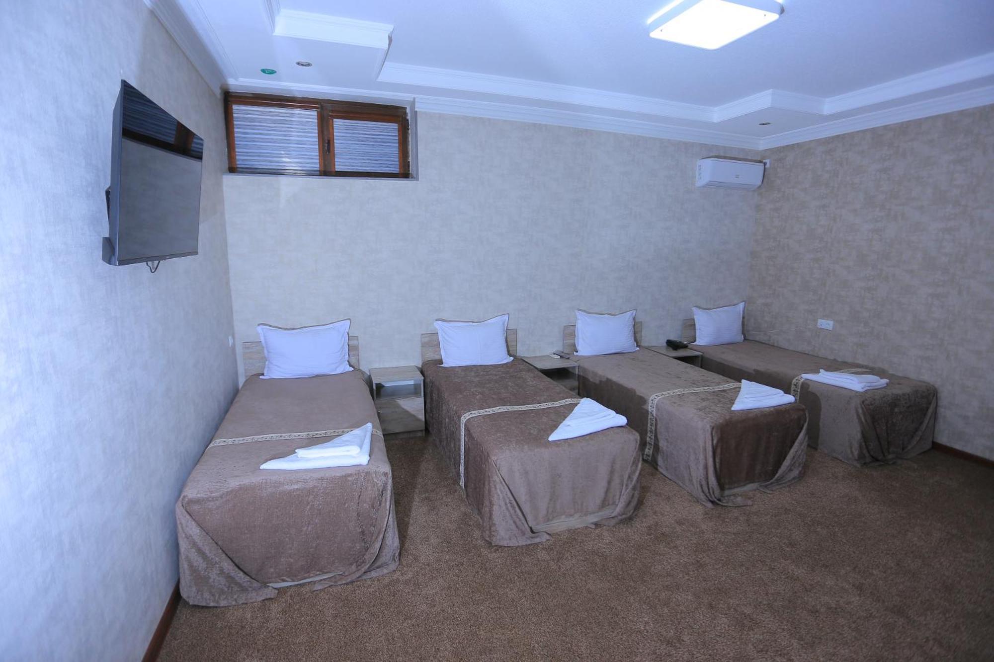Hayot Plaza Hotel Yunusobod Exterior photo